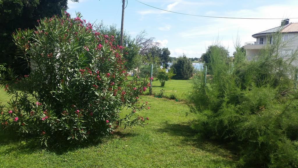 Holiday House Altea Banjole Phòng bức ảnh